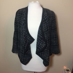 Forever 21 black open front draped blazer med